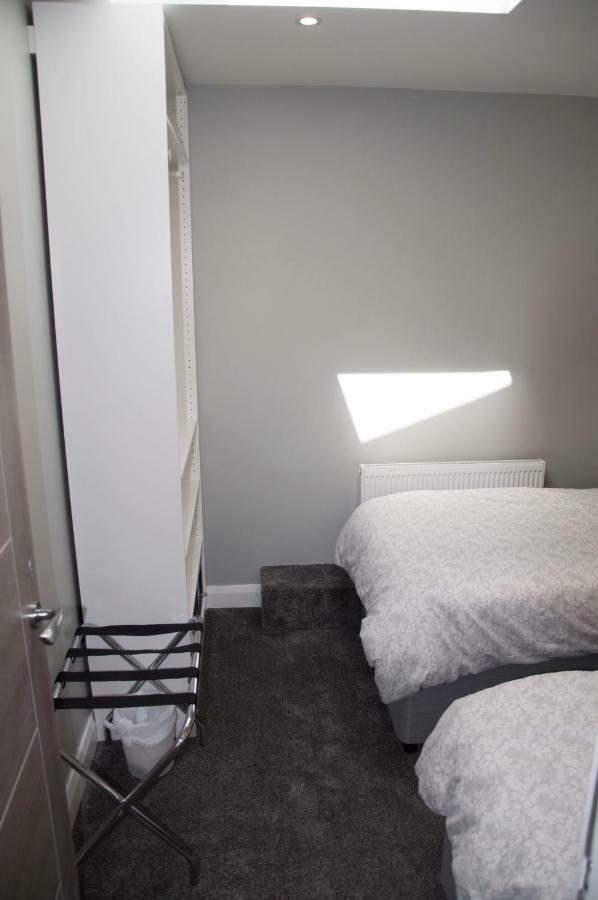 The Square Guest Apartment Stewartstown Extérieur photo